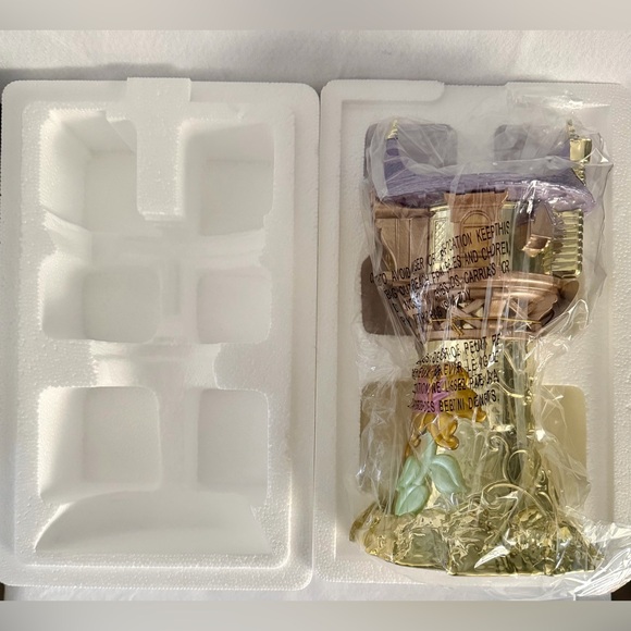 Disney Princess Bath And Body Works NWT Rapunzel Pedestal 3 Wick Candle Holder - Picture 3 of 10